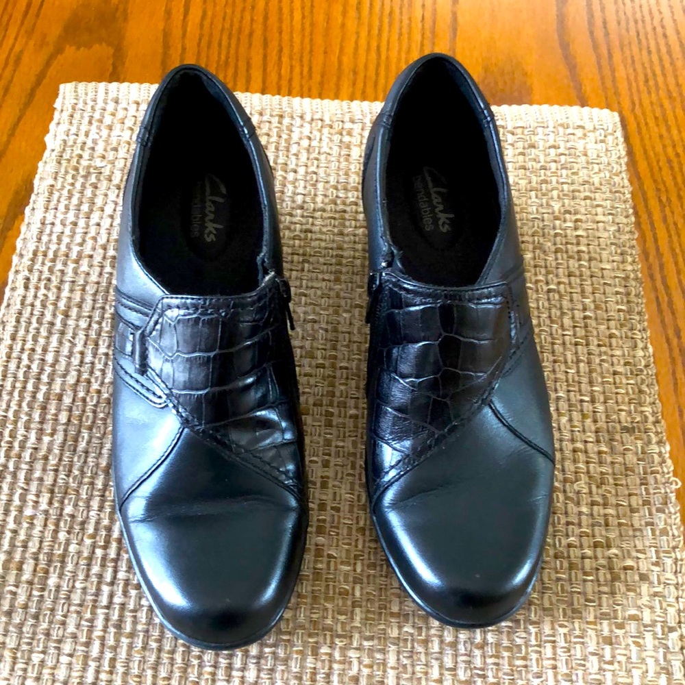 Clarks Ladies Leather Shoes. Size 8M Black Zipper Closure #13